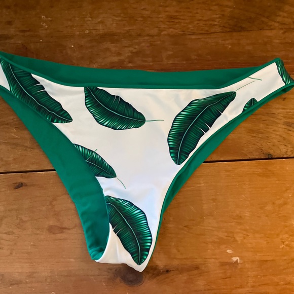 Bikini - Picture 4 of 4